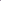 Une femme porte une robe portefeuille en satin mauve. La robe est décolletée en V et a une fente sur le côté. La femme porte également un collier et des bracelets. Elle a les cheveux longs et bruns et porte un maquillage léger.