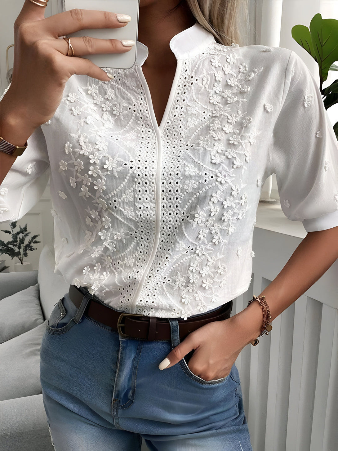 Chemise Femme Été Broderie Fleurs Col V
