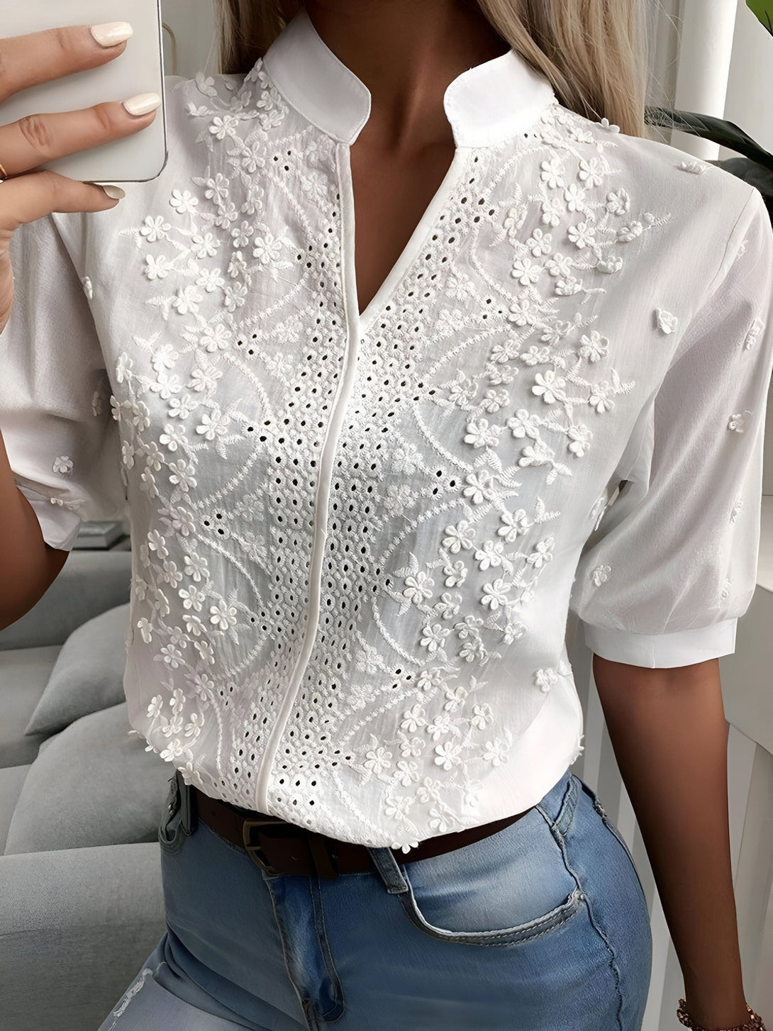 Chemise Femme Été Broderie Fleurs Col V
