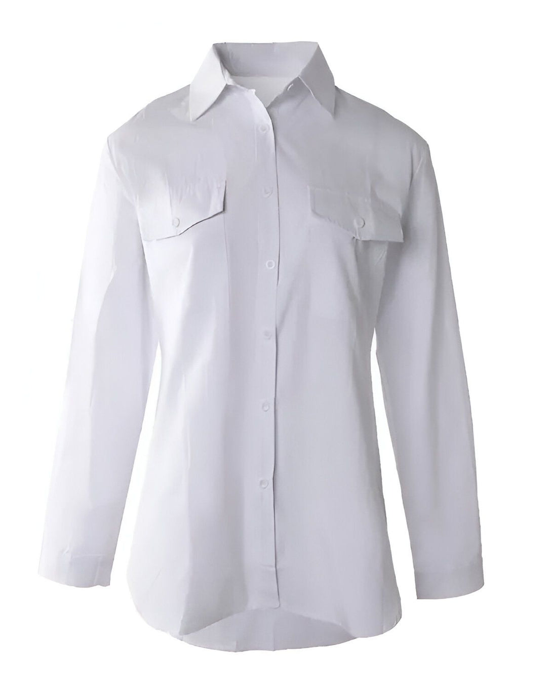 Une chemise blanche à manches longues avec un col et des boutons sur le devant.