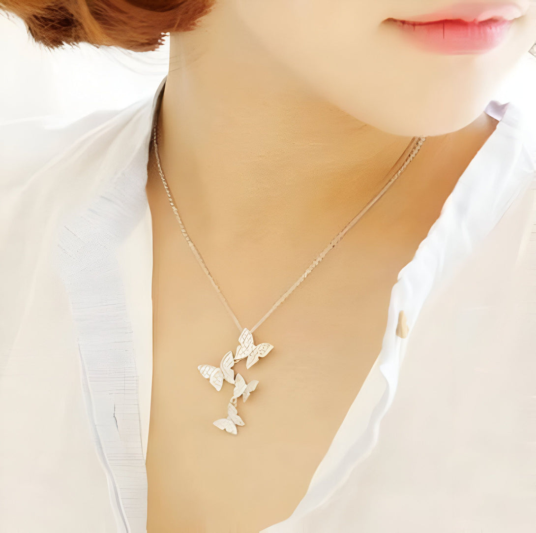 Collier Papillon Argent 925: Élégance et Transformation
