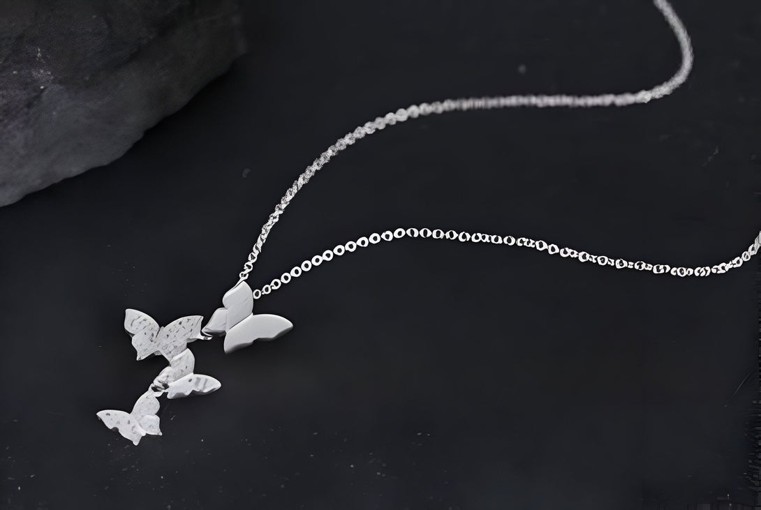 Collier Papillon Argent 925: Élégance et Transformation

