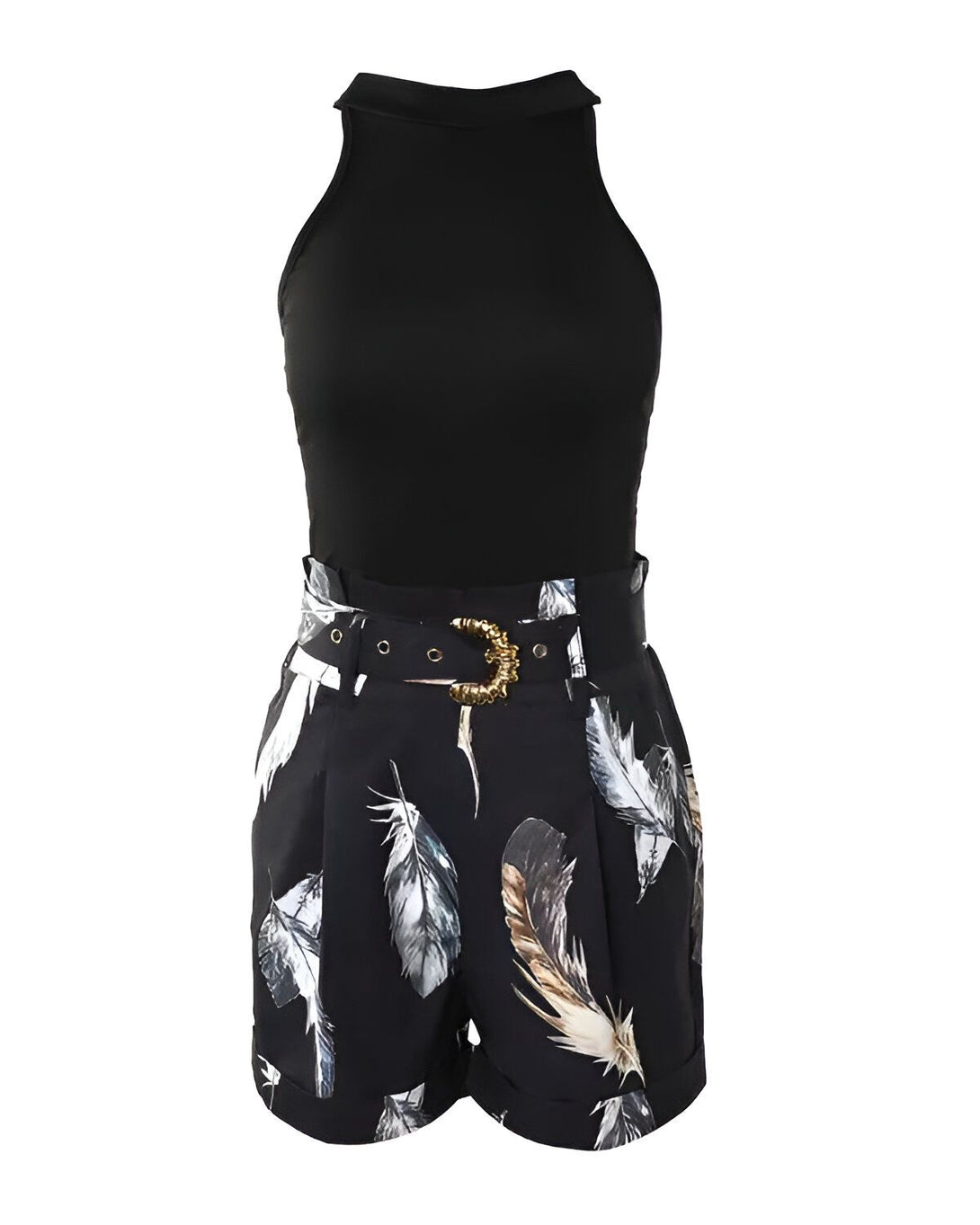 Une image d'un ensemble short et haut de couleur noir avec un motif de plumes blanches et grises. Le haut est un col montant et le short est taille haute avec une ceinture dorée.