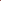 Une femme porte une robe rouge moulante avec une fente sur le côté. Elle est également en train de porter des sandales à talons hauts de couleur or et un sac à main doré.