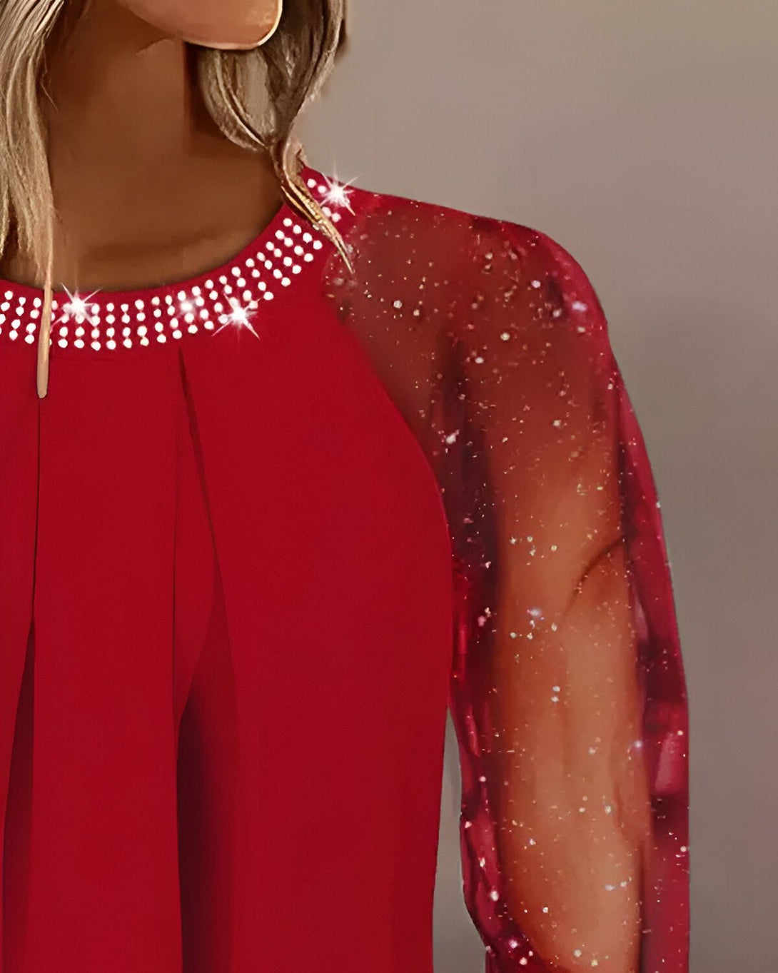 Haut à paillettes avec patch en maille transparente et strass