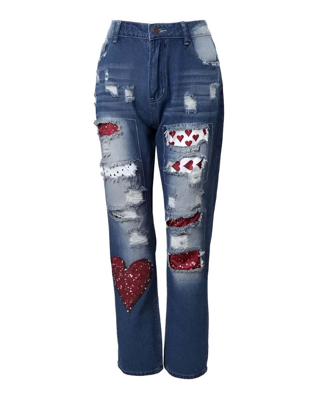 Le mannequin porte un jean bleu déchiré avec des patchs en forme de cœur rouge et blanc.