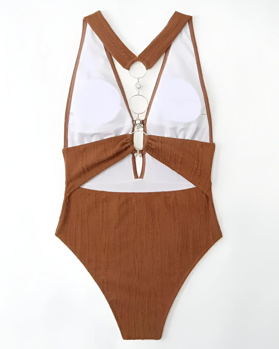 Une image d'un maillot de bain une pièce marron avec un anneau argenté au niveau du décolleté.