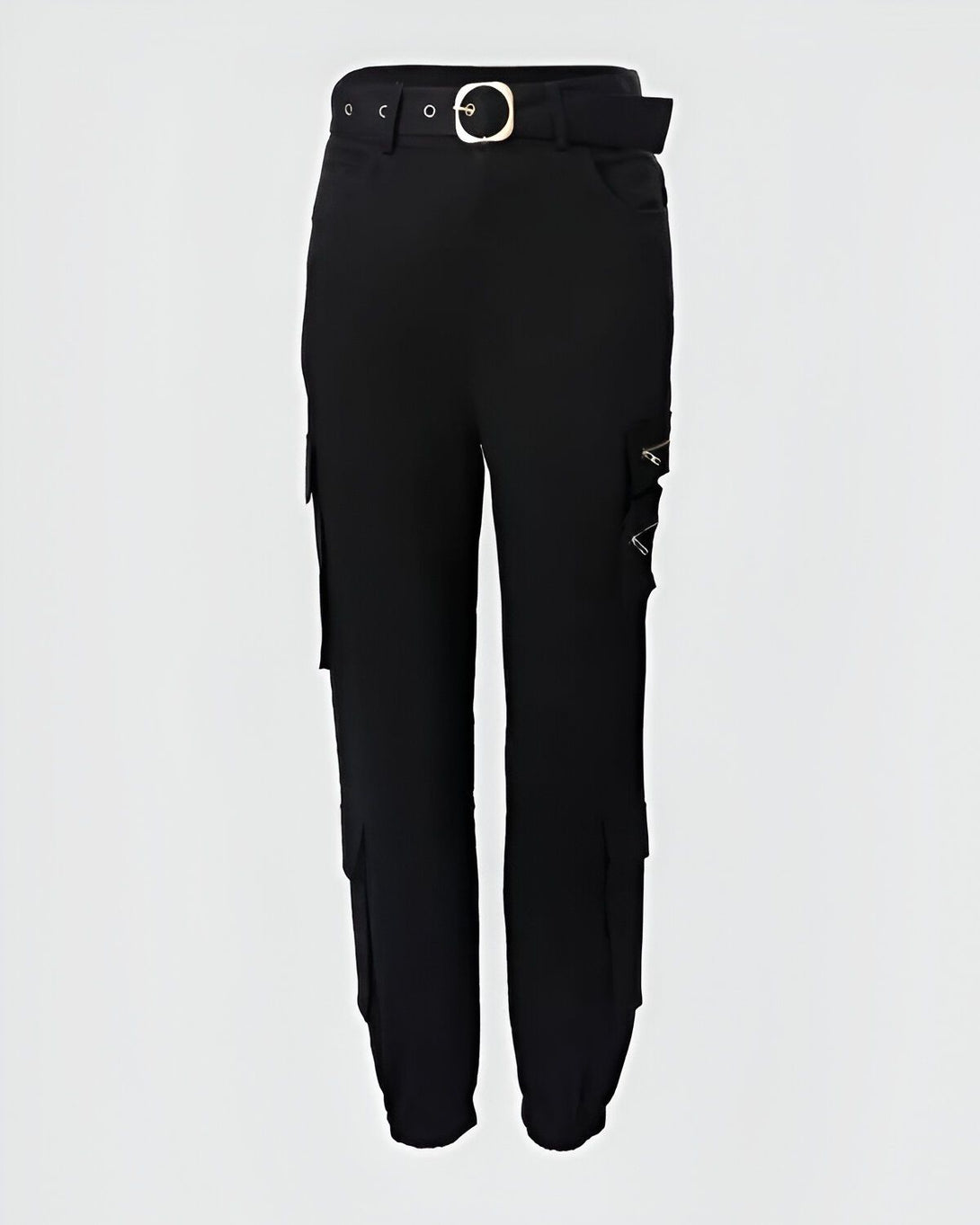 Le pantalon cargo noir est un pantalon ample et confortable qui possède plusieurs poches. Il est parfait pour les activités de plein air ou pour un look décontracté.