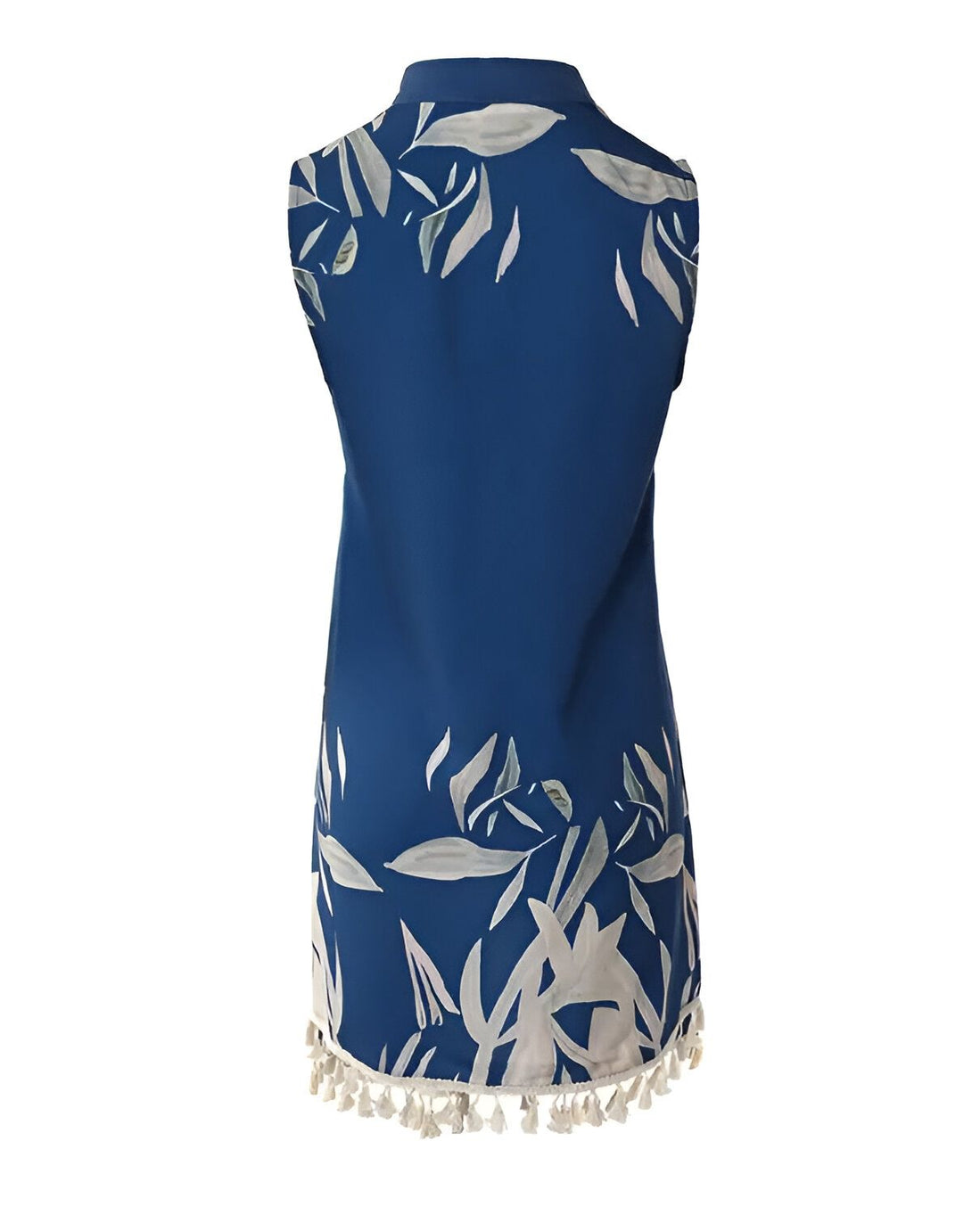 Une image d'une robe d'été bleue sans manches avec un imprimé de feuilles blanches et grises. La robe a un col montant et des pompons blancs au bas de la robe.