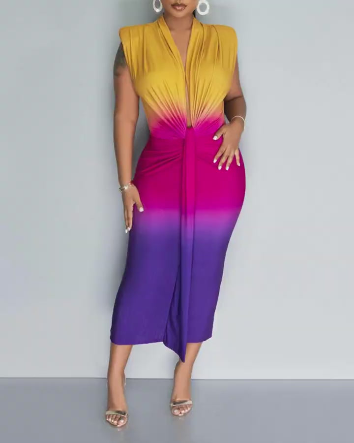 Video d'une femme portant : Robe mi-longue froncée à blocs de couleurs ombrés