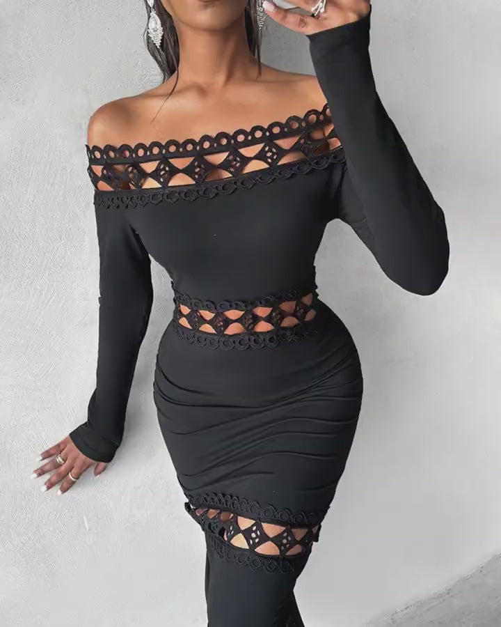 Video d'une femme portant : Robe mi-longue à manches longues et épaules dénudées avec patch en dentelle