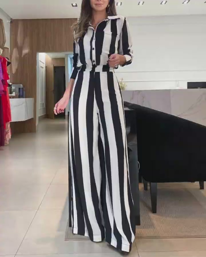 Video d'une femme portant : Ensemble chemise à poche rayée et pantalon large