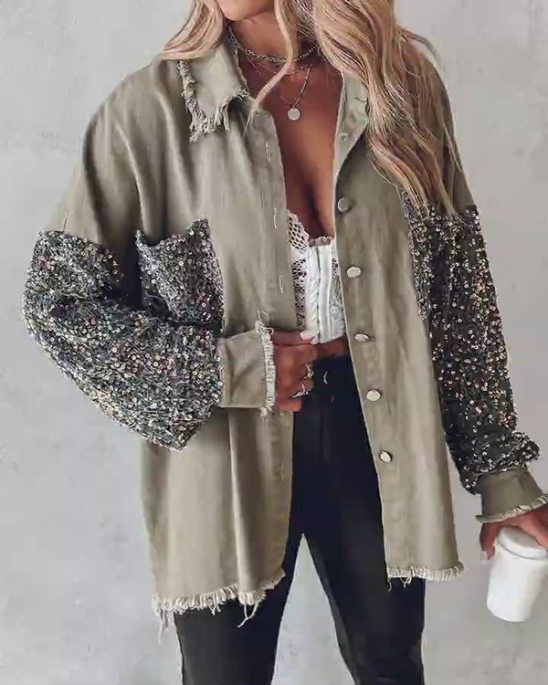 Video d'une femme portant : Veste courte à sequins contrastés et ourlet brut