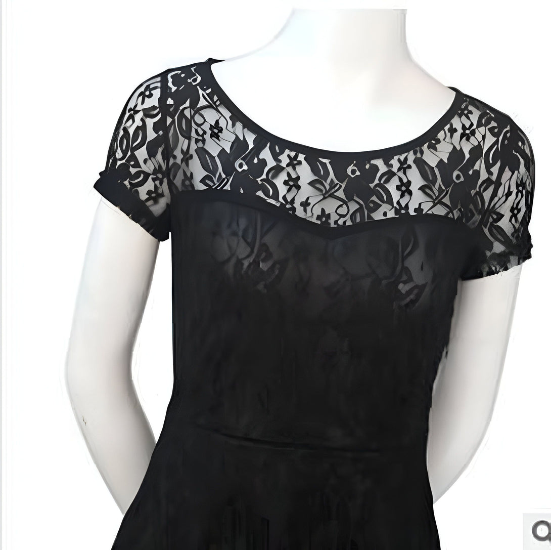 Robe dentelle femme courte élégante
