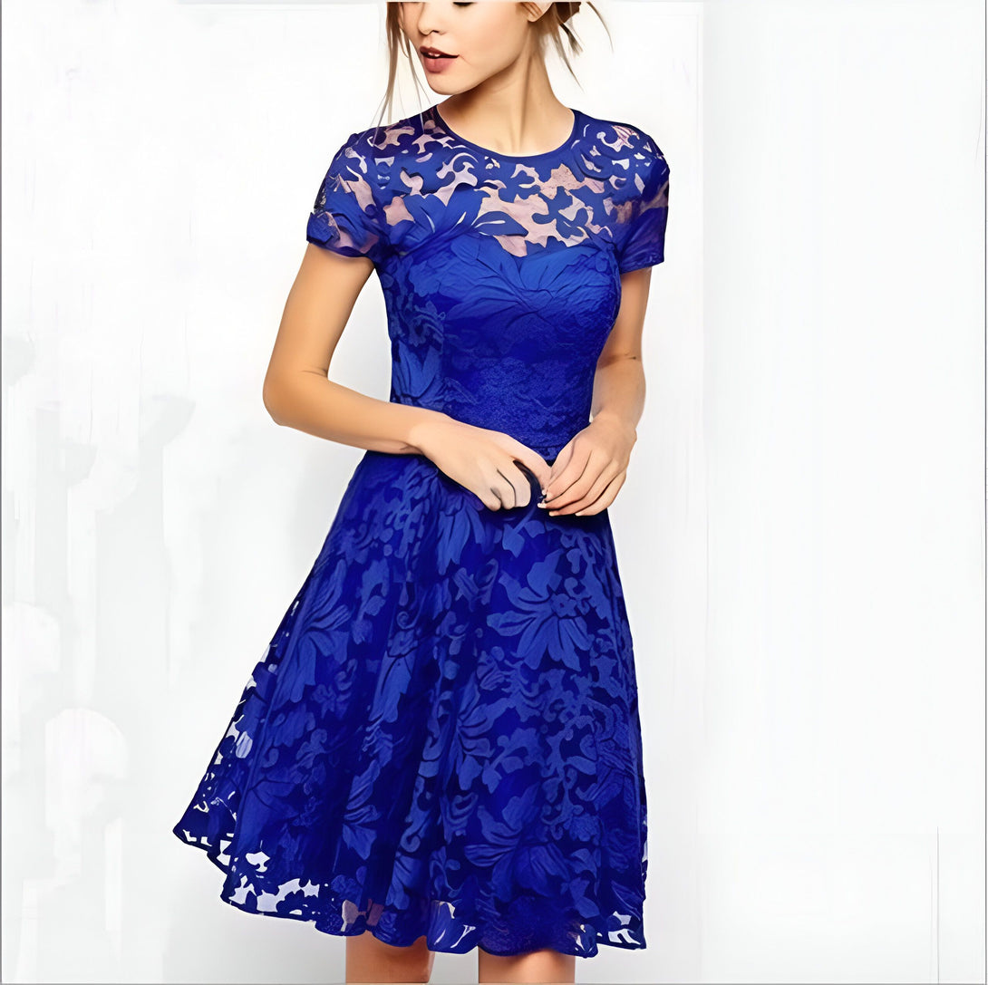 Robe dentelle femme courte élégante
