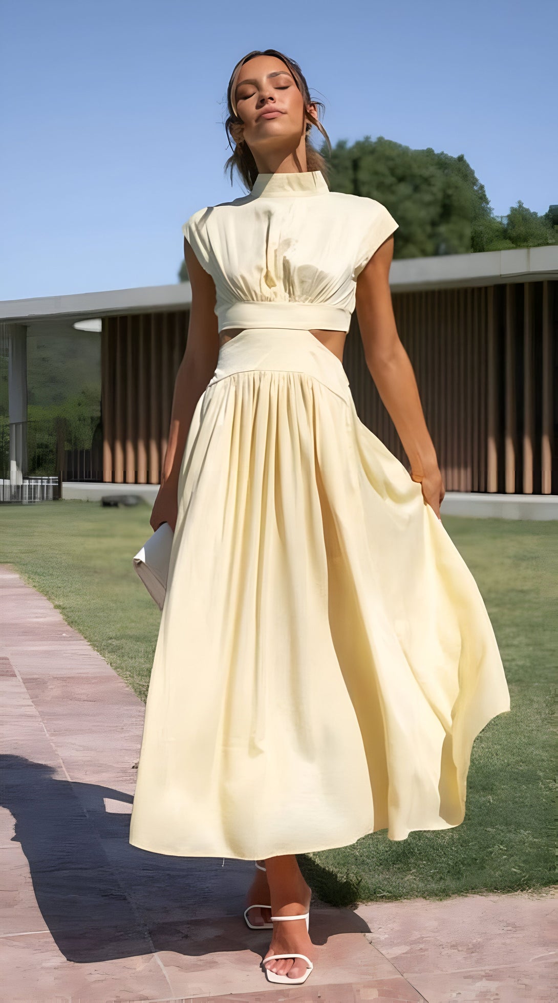 Robe mi-longue fendue col montant femme
