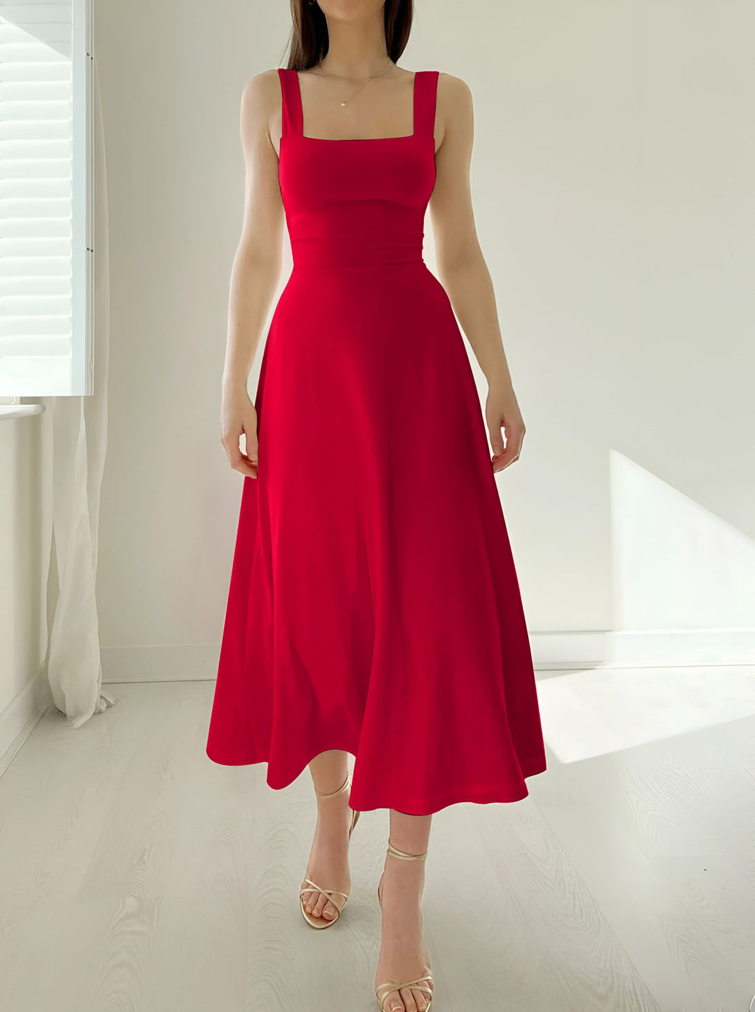 Robe Midi Ajustée Col Carré
