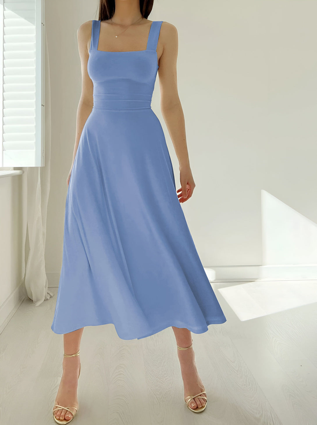 Robe Midi Ajustée Col Carré
