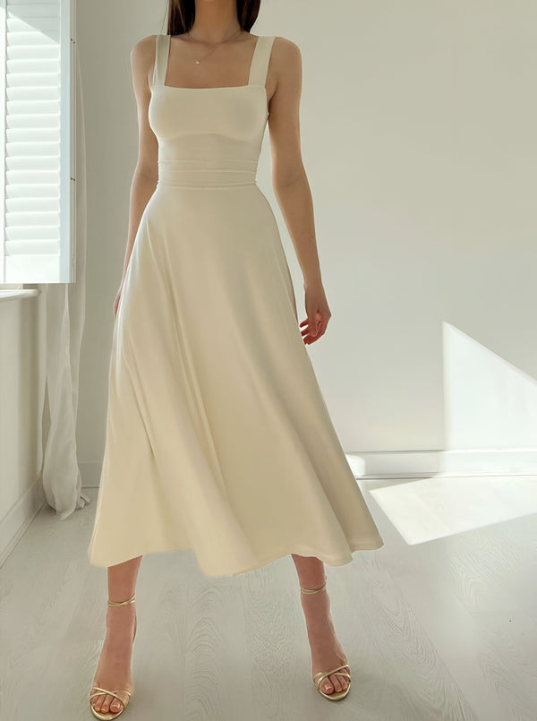 Robe Midi Ajustée Col Carré
