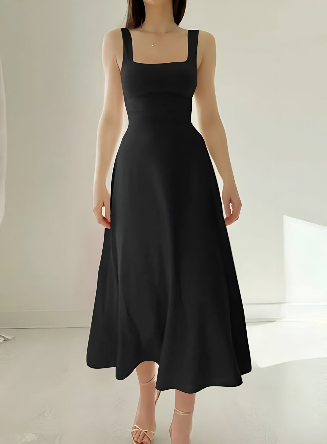 Robe Midi Ajustée Col Carré
