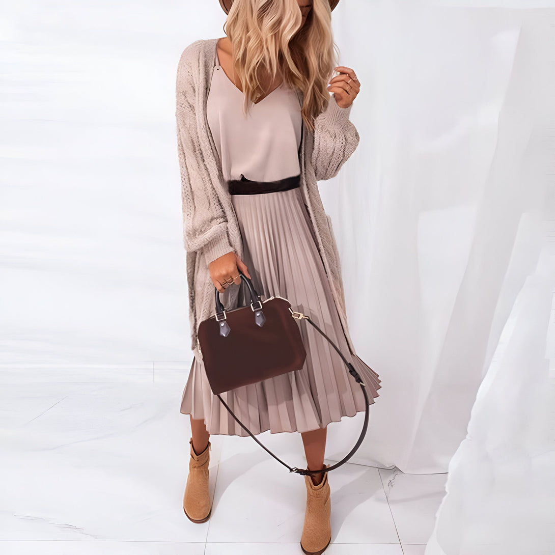 Robe Plissée Femme Élégante
