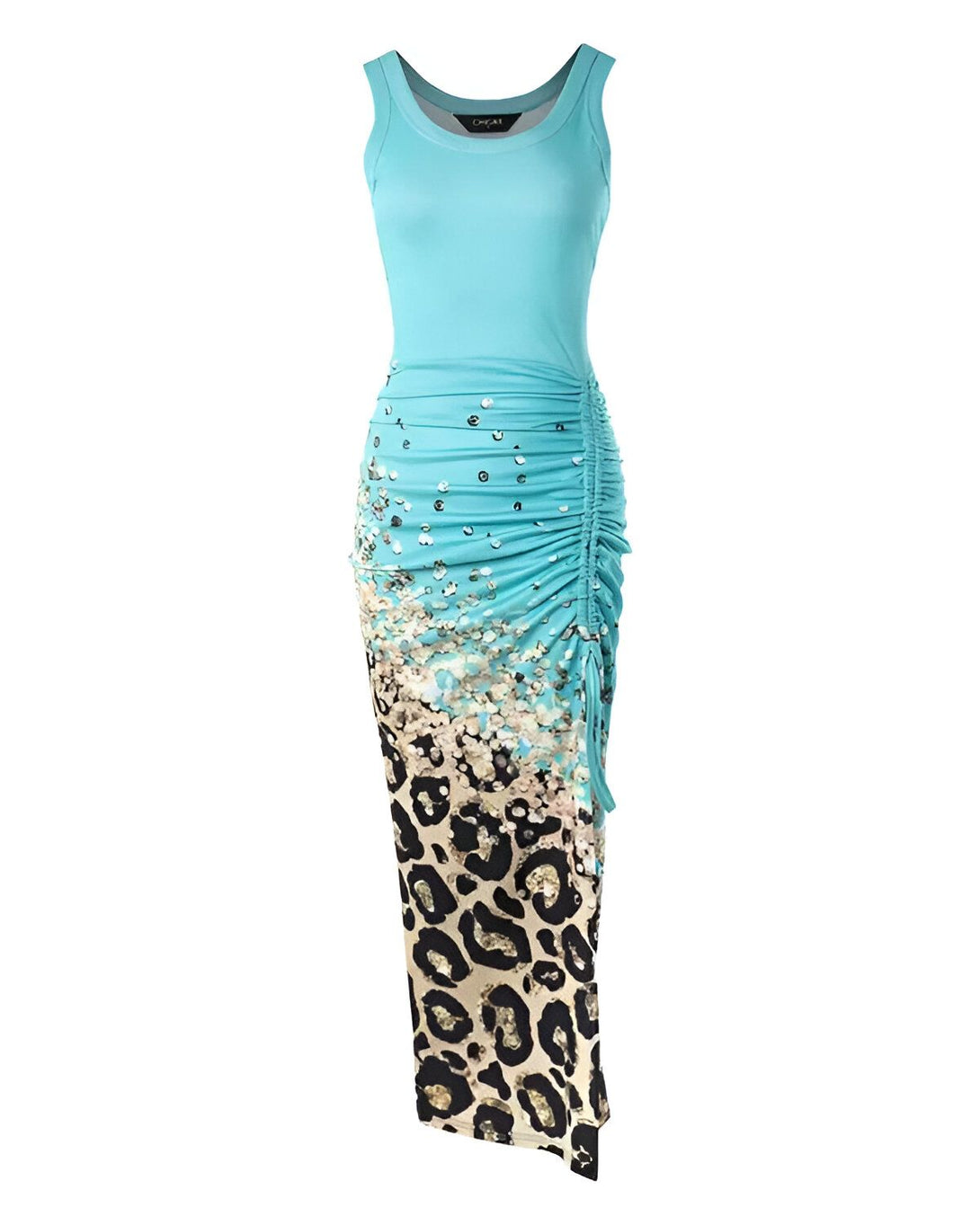 Une robe longue turquoise avec un imprimé léopard marron et beige. La robe est cintrée à la taille et possède une fente sur le côté.