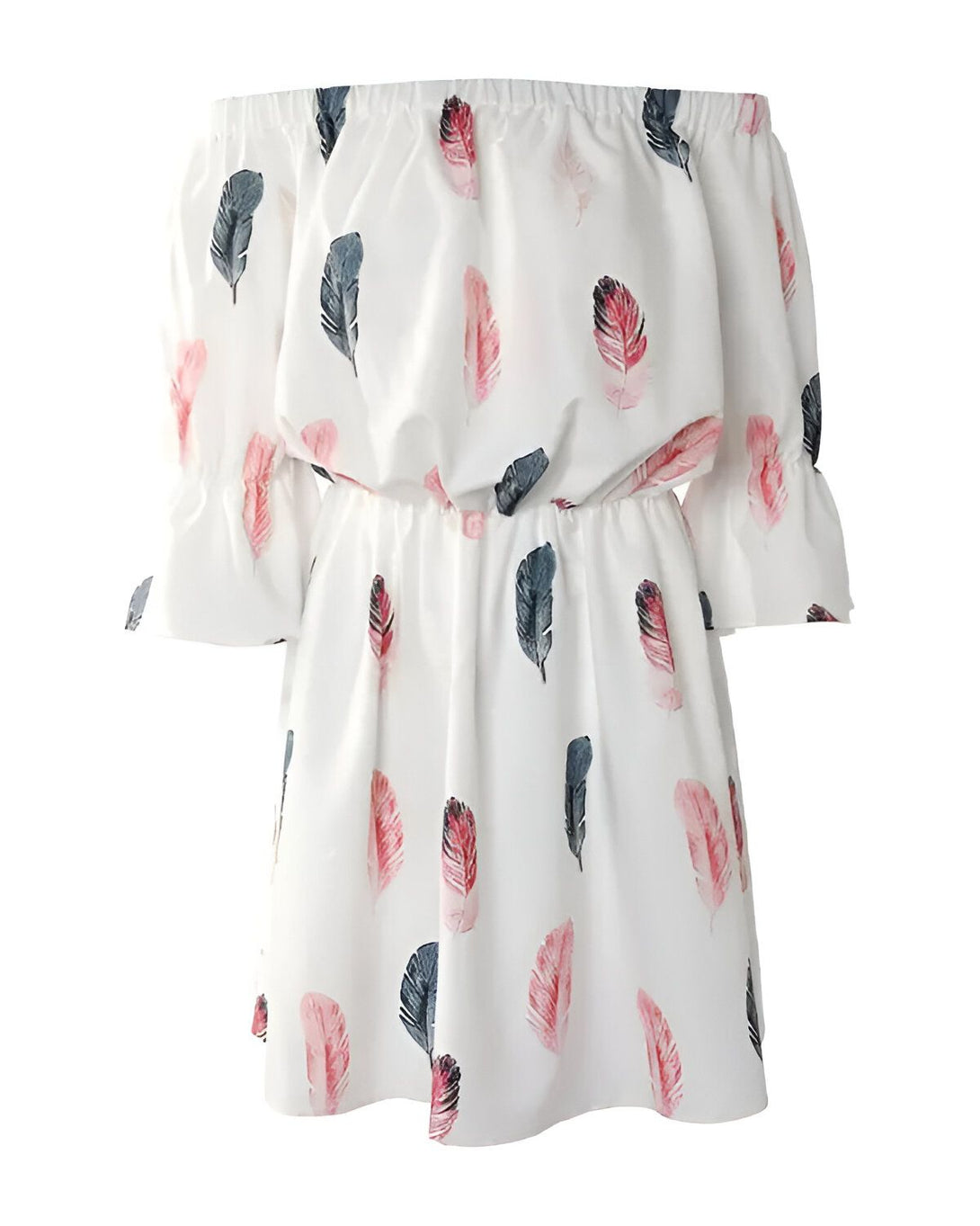 Une robe blanche à épaules dénudées avec un motif de plumes colorées.