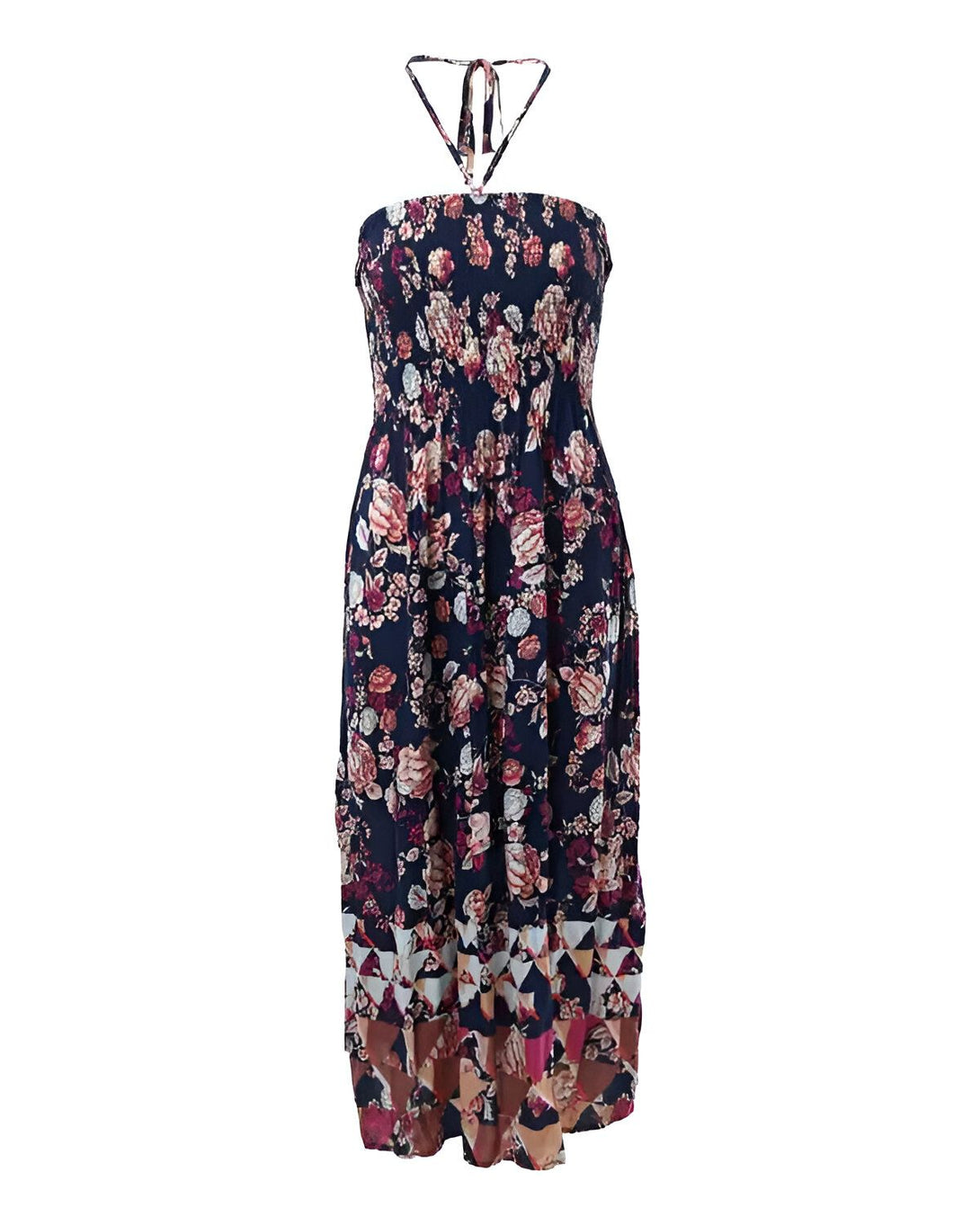 Une robe longue sans bretelles à imprimé floral bleu marine et rose. La robe est froncée à la taille et possède un ourlet volanté.