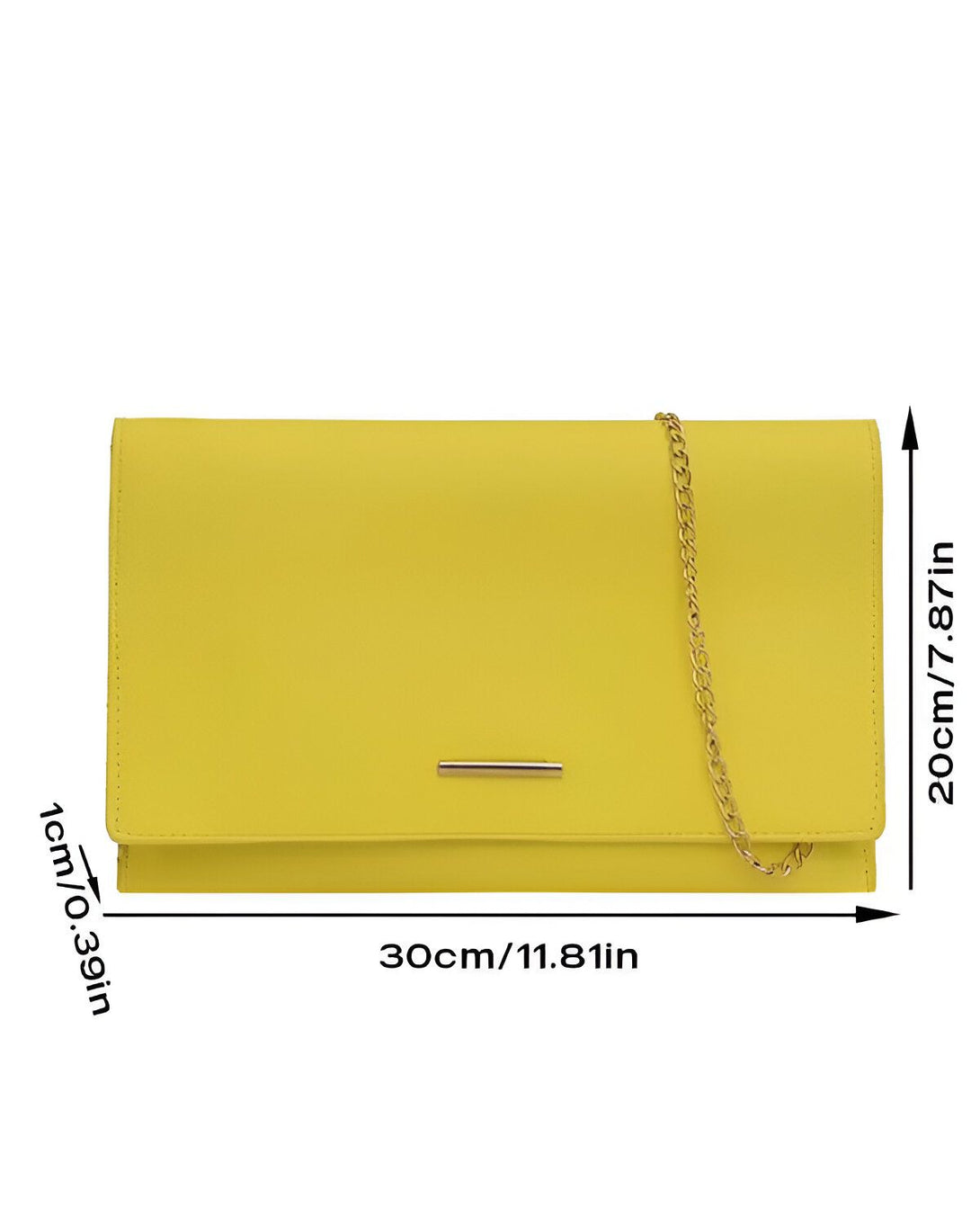 Une image d'un sac à main jaune avec une anse. Le sac à main est de forme rectangulaire et possède une fermeture éclair sur le dessus. Il est fabriqué en cuir synthétique et est de couleur jaune vif. L'anse est en métal doré et mesure environ 20 cm de long. Le sac à main mesure environ 30 cm de large, 20 cm de haut et 10 cm d'épaisseur.